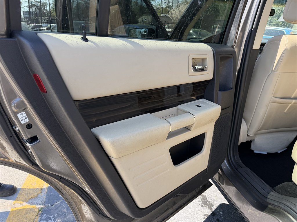 2014 Ford Flex - $7,995