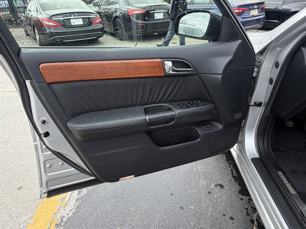 2007 INFINITI M - $7,995