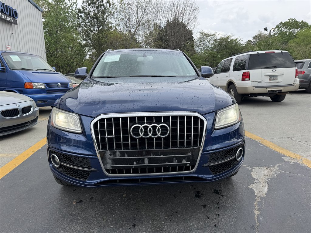 View vehicle photo 2