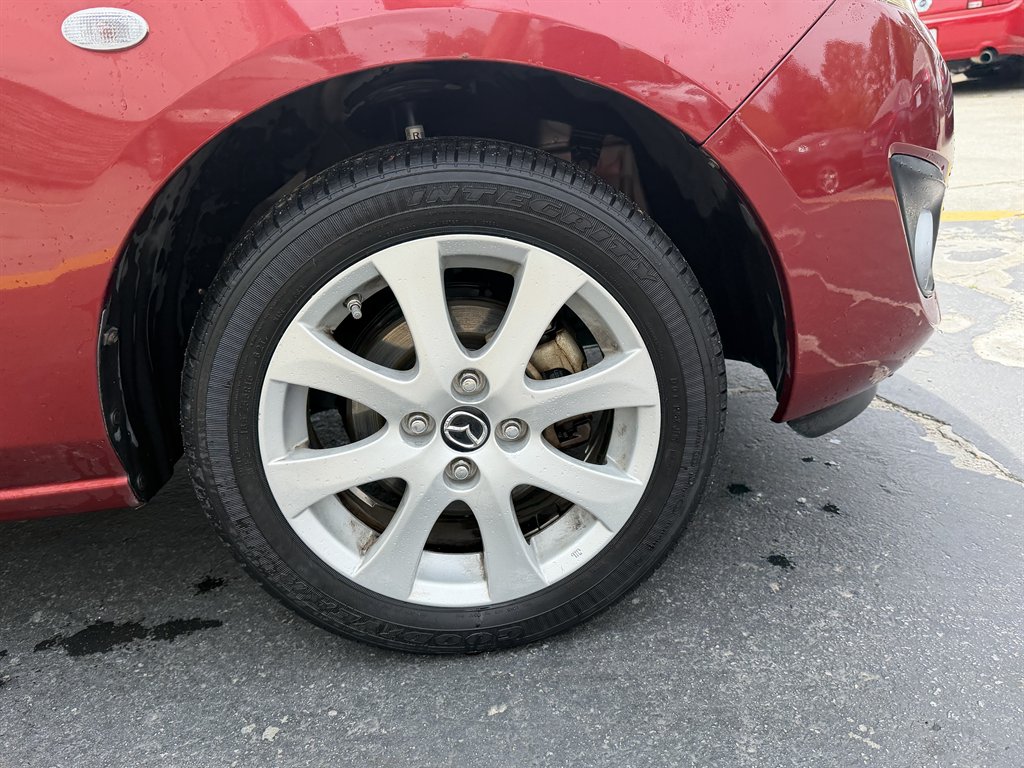 View vehicle photo 5