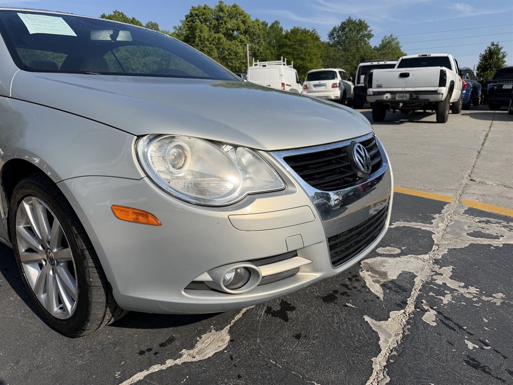 2010 Volkswagen Eos - $7,995