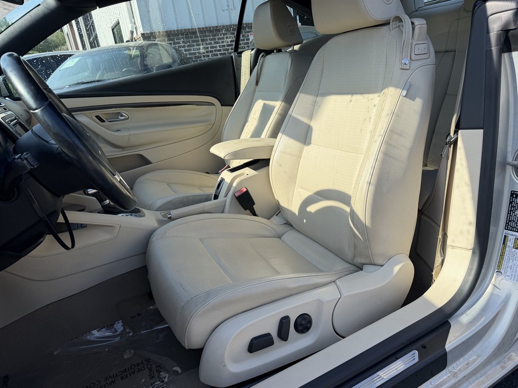 2010 Volkswagen Eos - $7,995