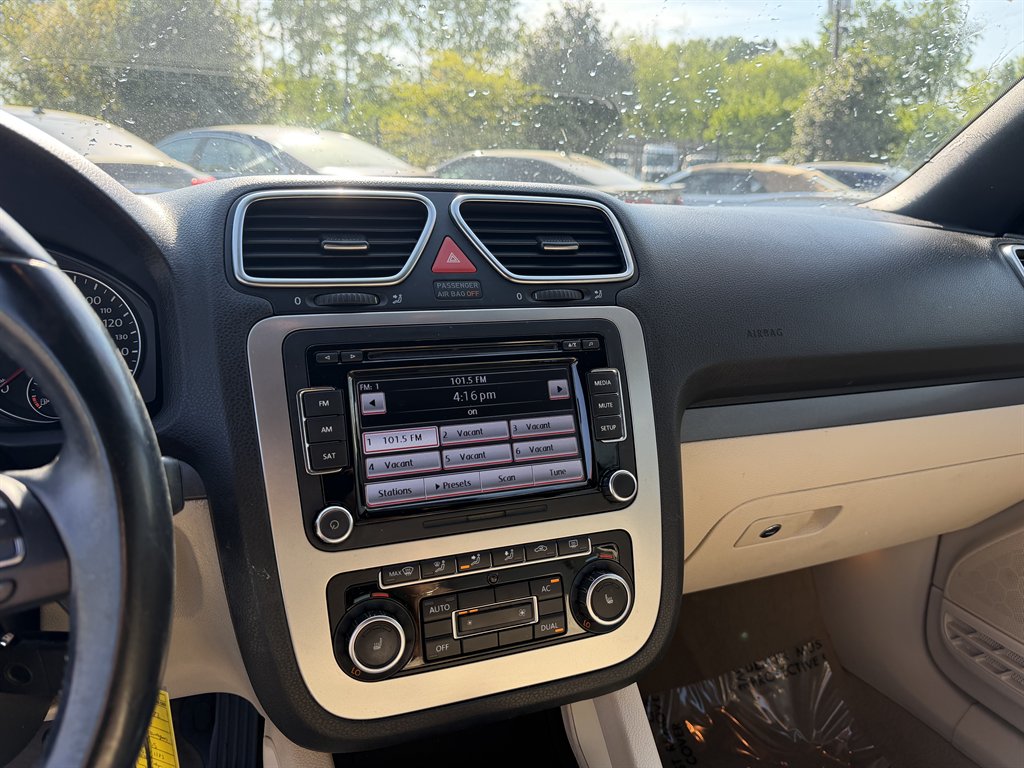 2010 Volkswagen Eos - $7,995