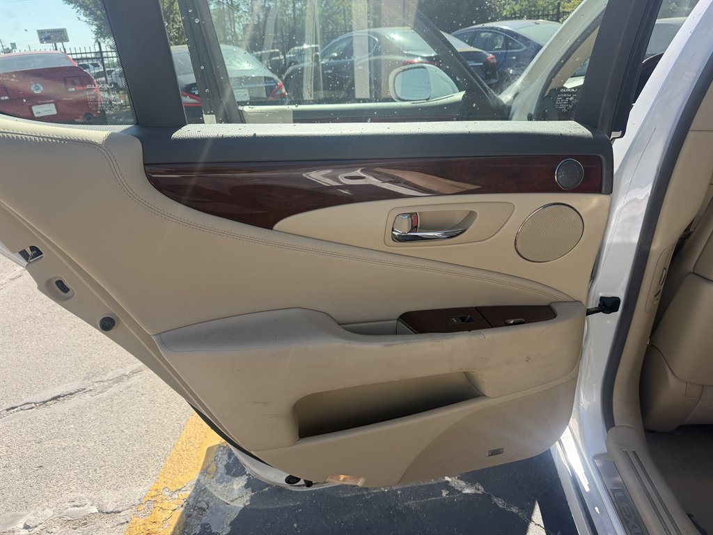 2007 Lexus LS - $10,995