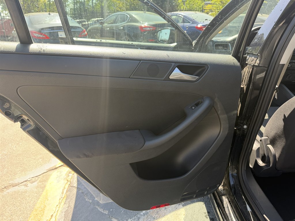 2012 Volkswagen Jetta - $4,995