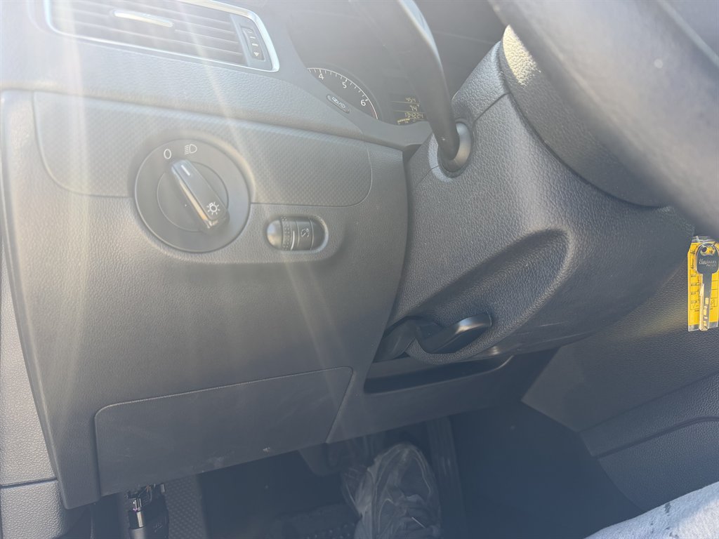2012 Volkswagen Jetta - $4,995