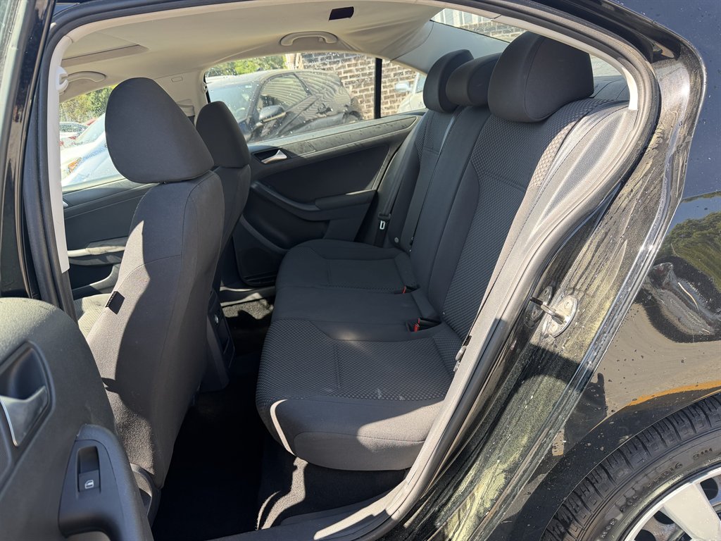 2012 Volkswagen Jetta - $4,995