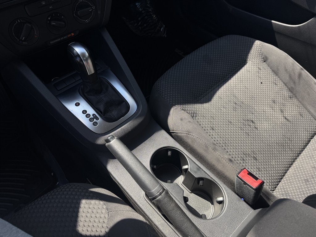 2012 Volkswagen Jetta - $4,995