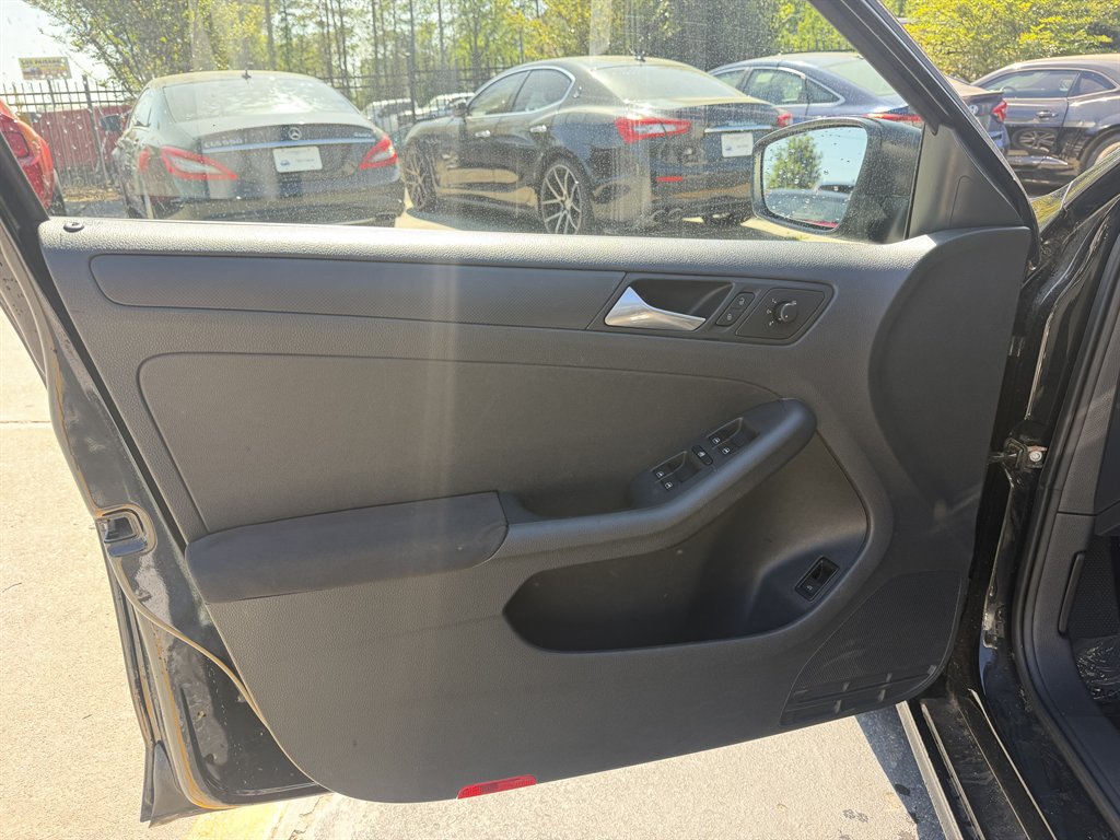 2012 Volkswagen Jetta - $4,995