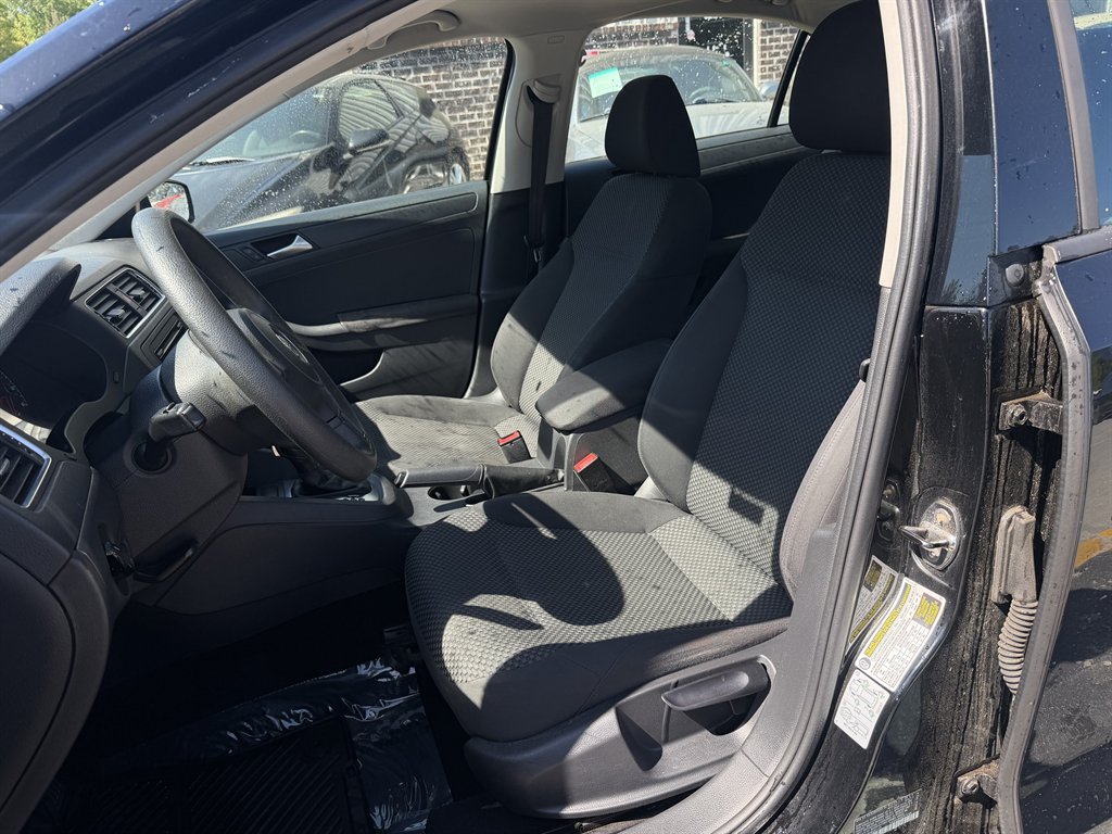 2012 Volkswagen Jetta - $4,995