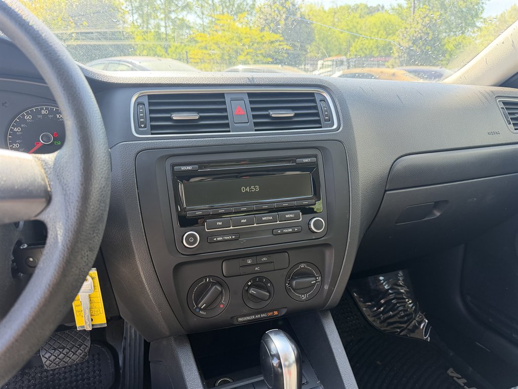 2012 Volkswagen Jetta - $4,995