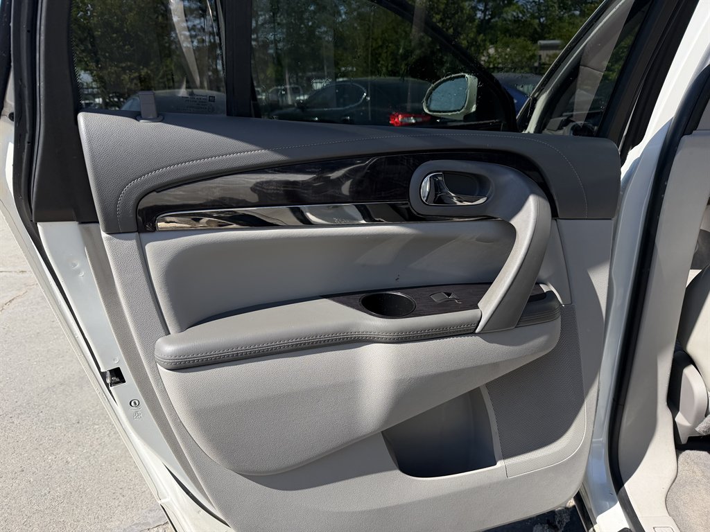 2015 Buick Enclave - $8,995