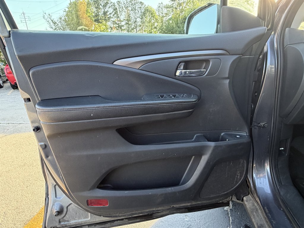 2017 Honda Ridgeline - $14,995