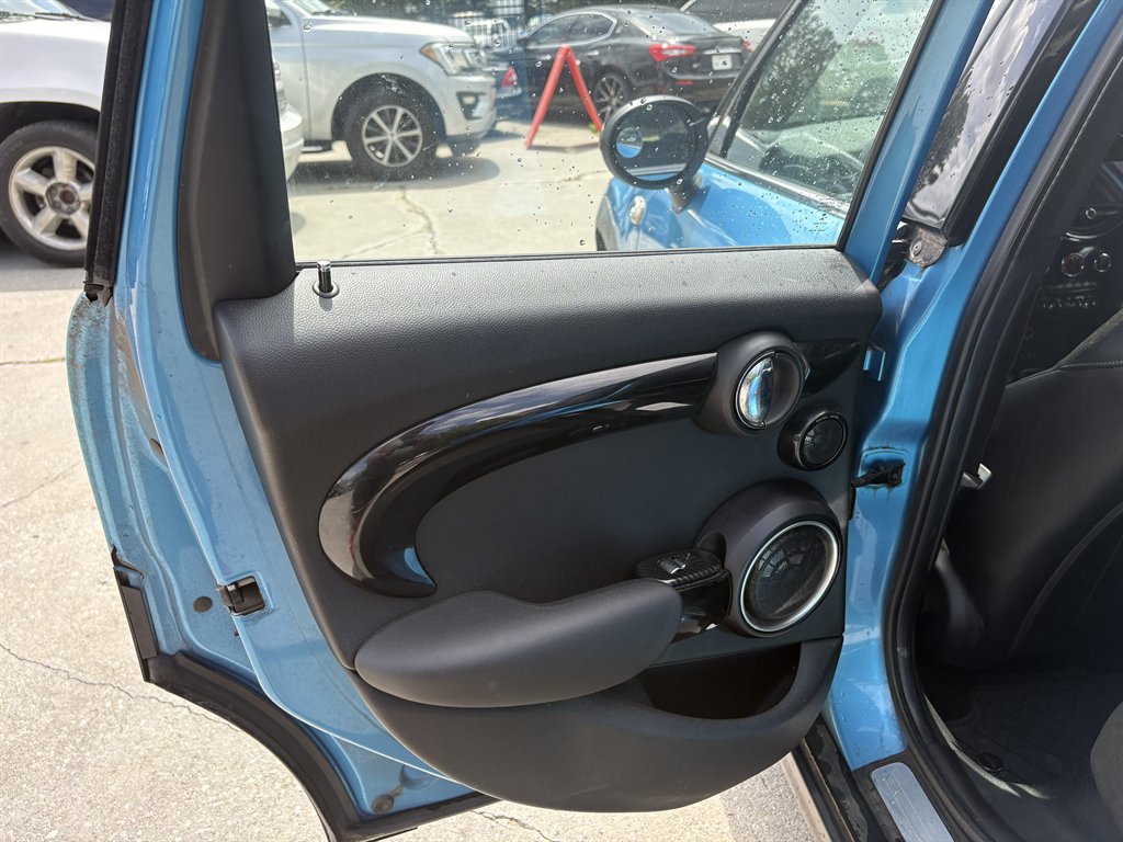 2015 MINI Cooper - $9,675