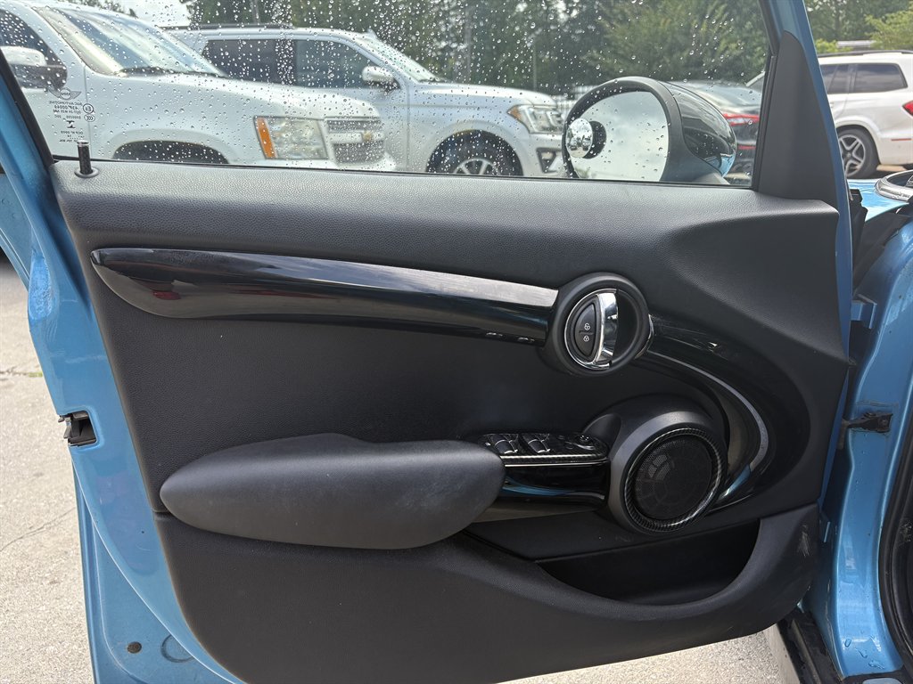 2015 MINI Cooper - $9,675