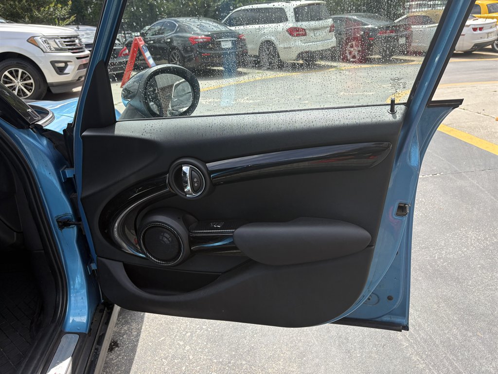 2015 MINI Cooper - $9,675