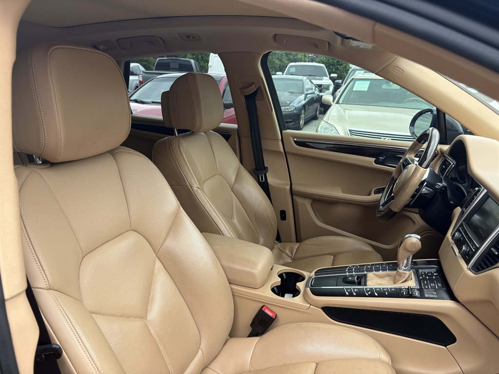 2016 Porsche Macan - $20,175