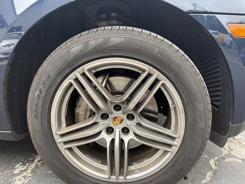 2016 Porsche Macan - $20,175