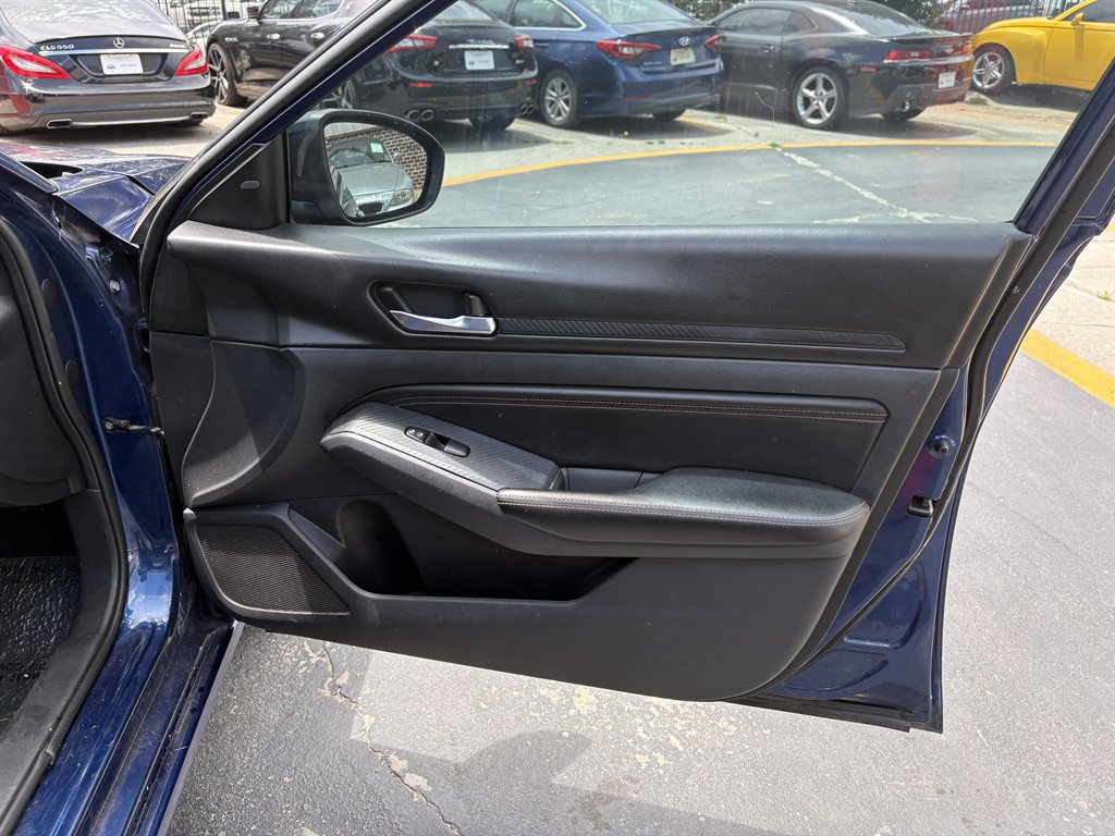 2019 Nissan Altima - $9,995
