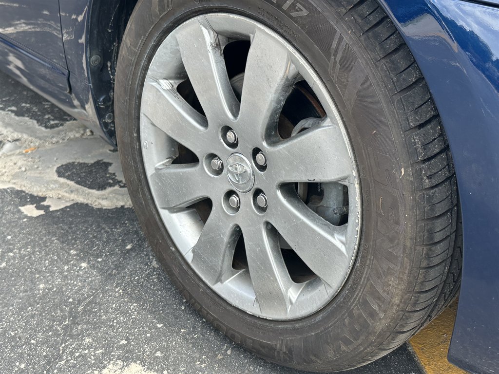 2005 Toyota Avalon - $6,995
