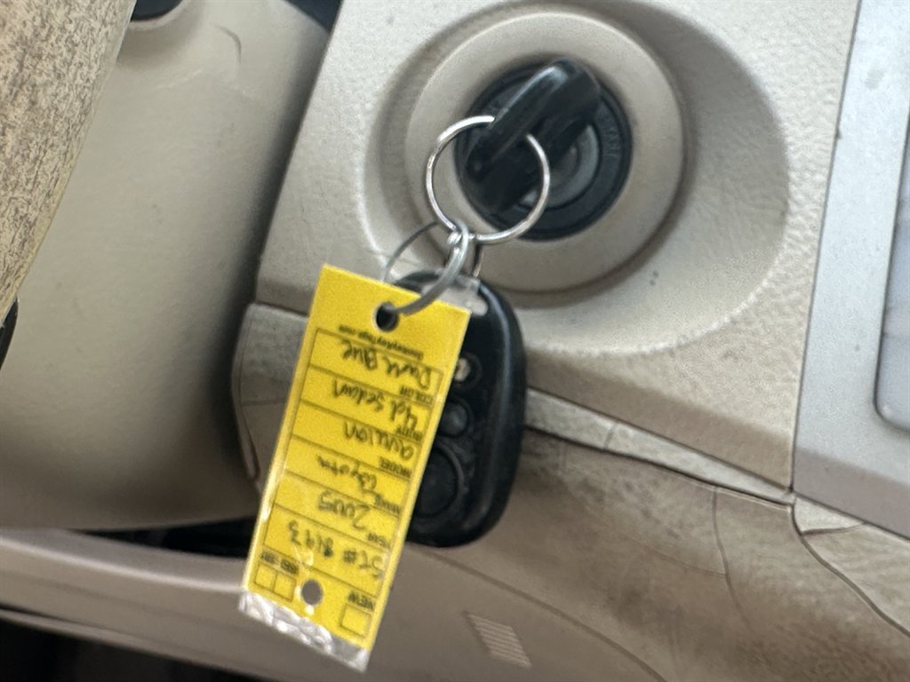 2005 Toyota Avalon - $6,995