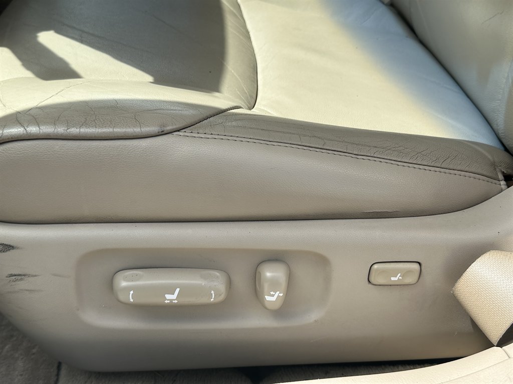2005 Toyota Avalon - $6,995