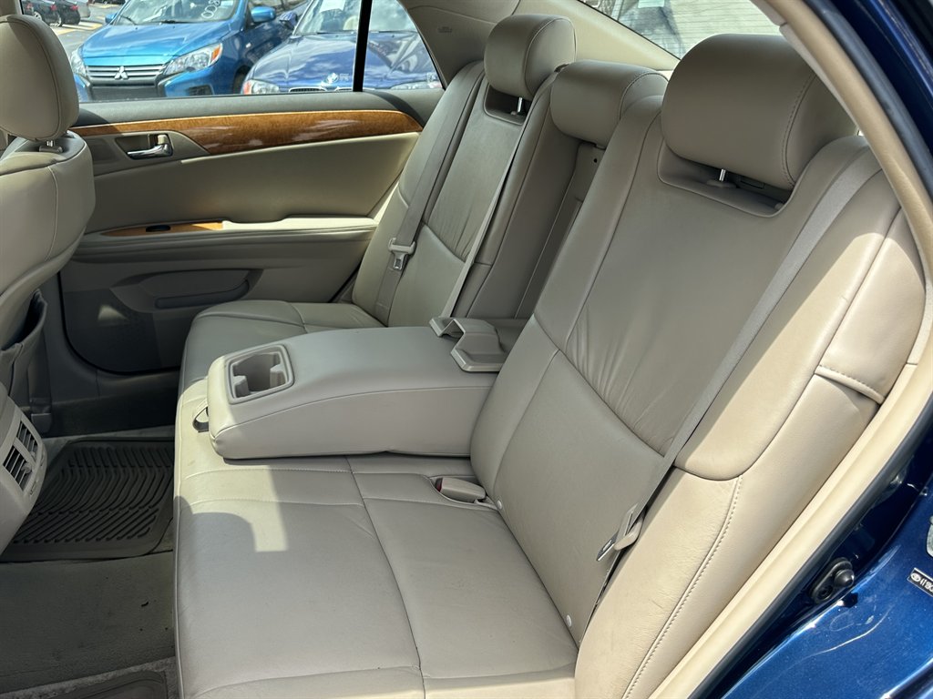 2005 Toyota Avalon - $6,995