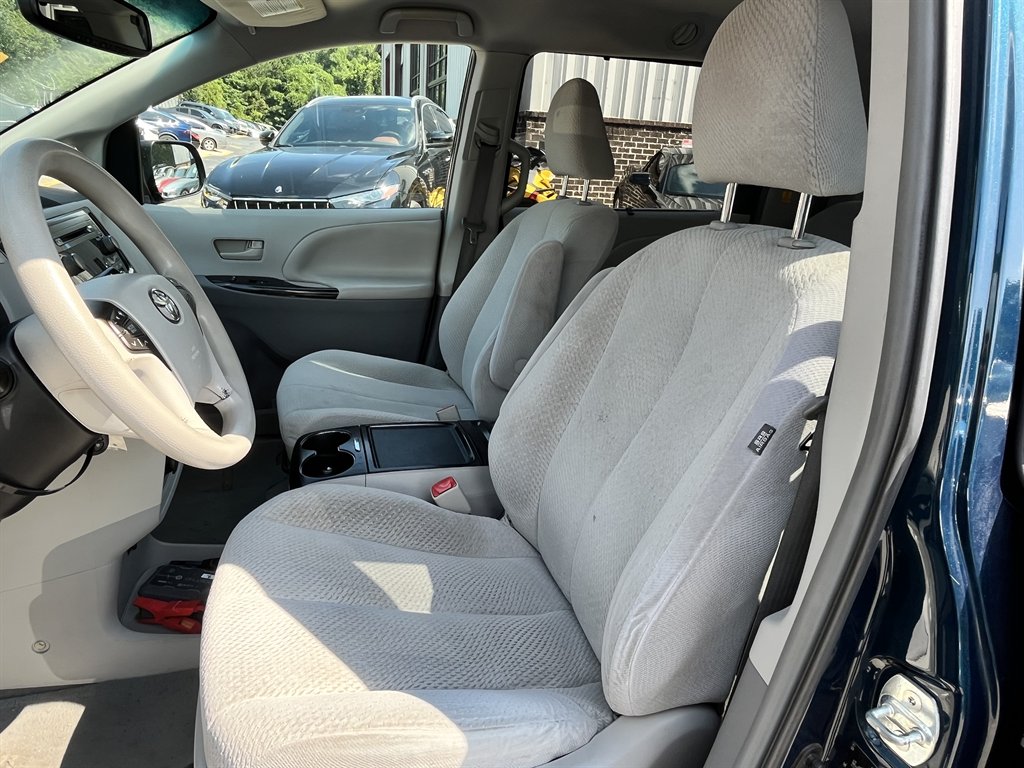 2012 Toyota Sienna - $8,995
