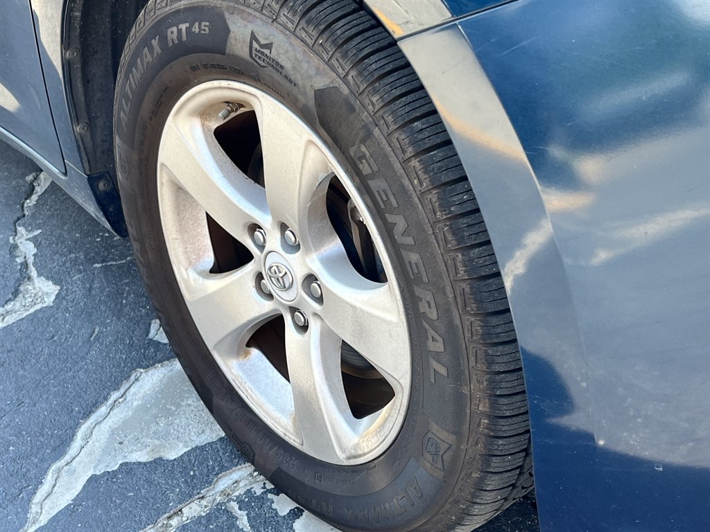 2012 Toyota Sienna - $8,995