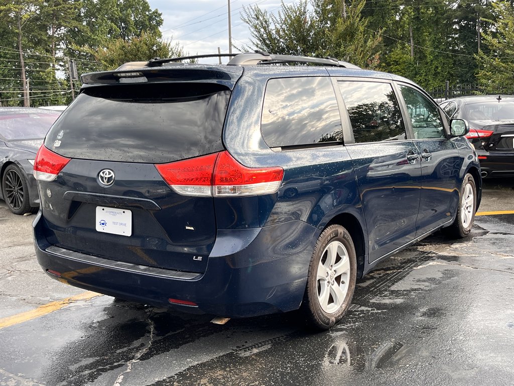 2012 Toyota Sienna - $8,995