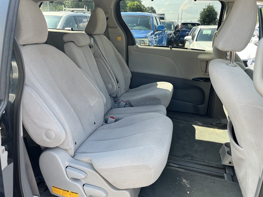 2012 Toyota Sienna - $8,995