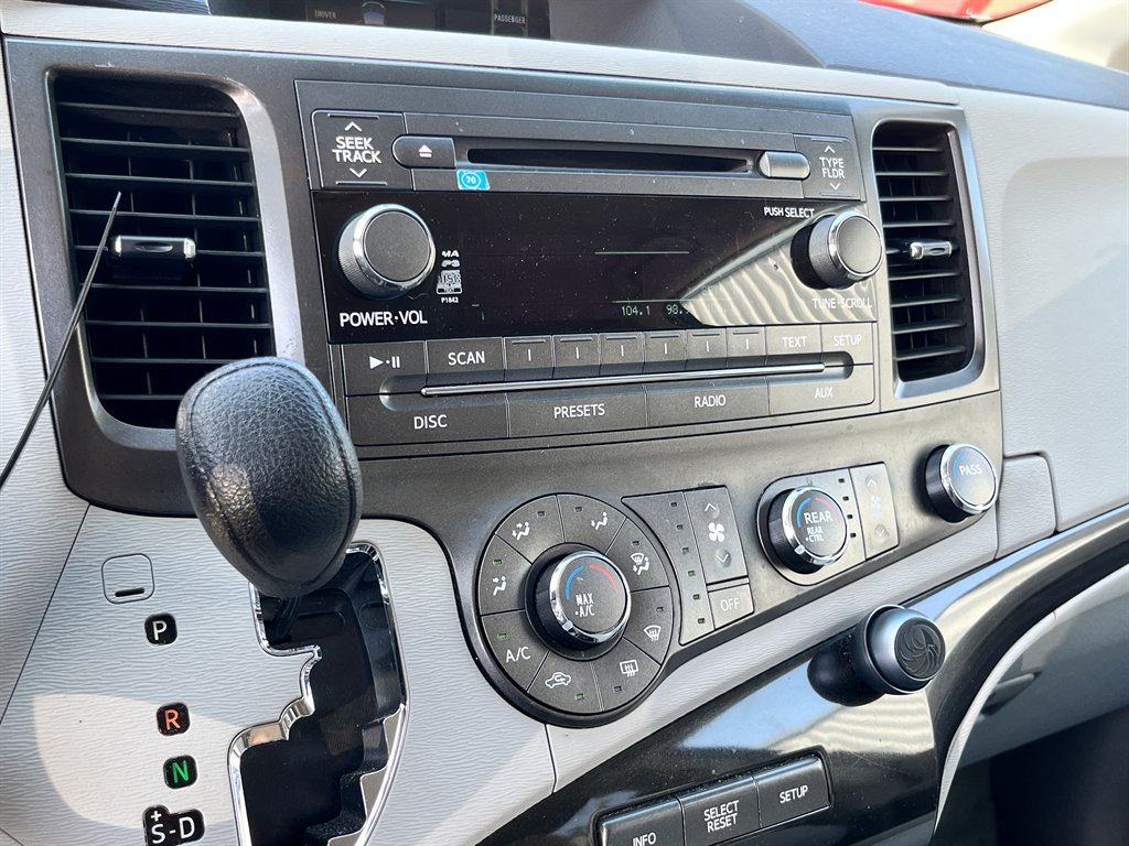 2012 Toyota Sienna - $8,995