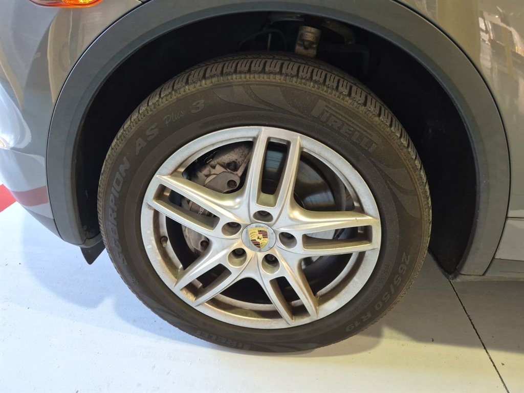 2014 Porsche Cayenne - $14,995