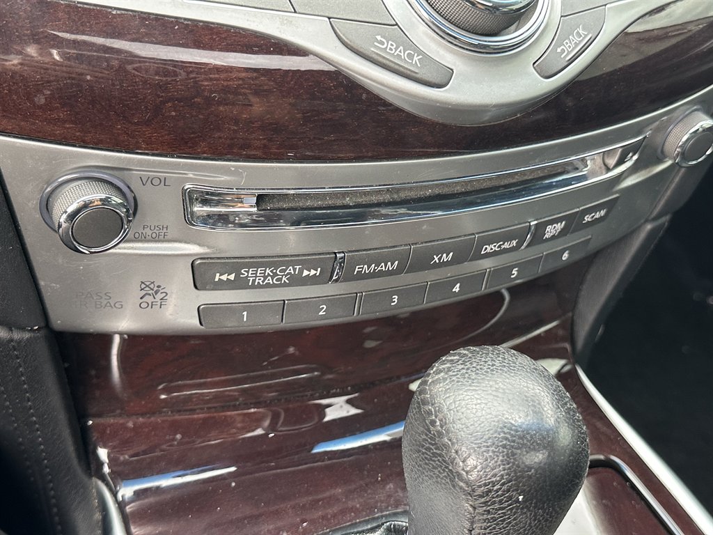 2012 INFINITI M - $7,995