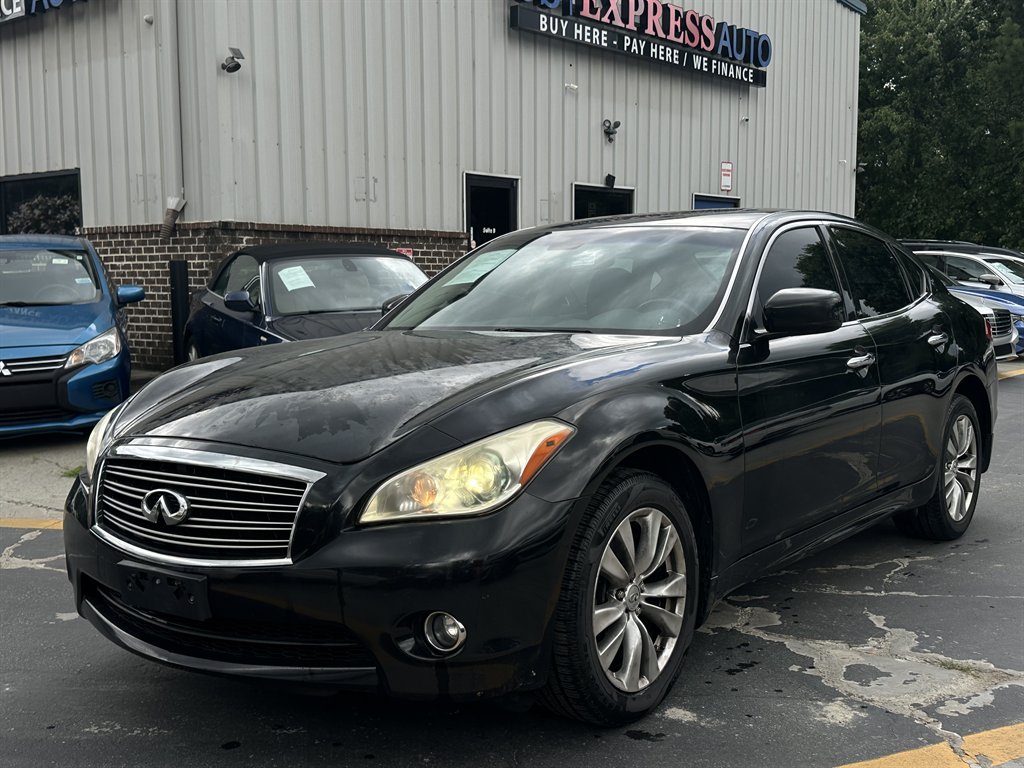 2012 INFINITI M - $7,995