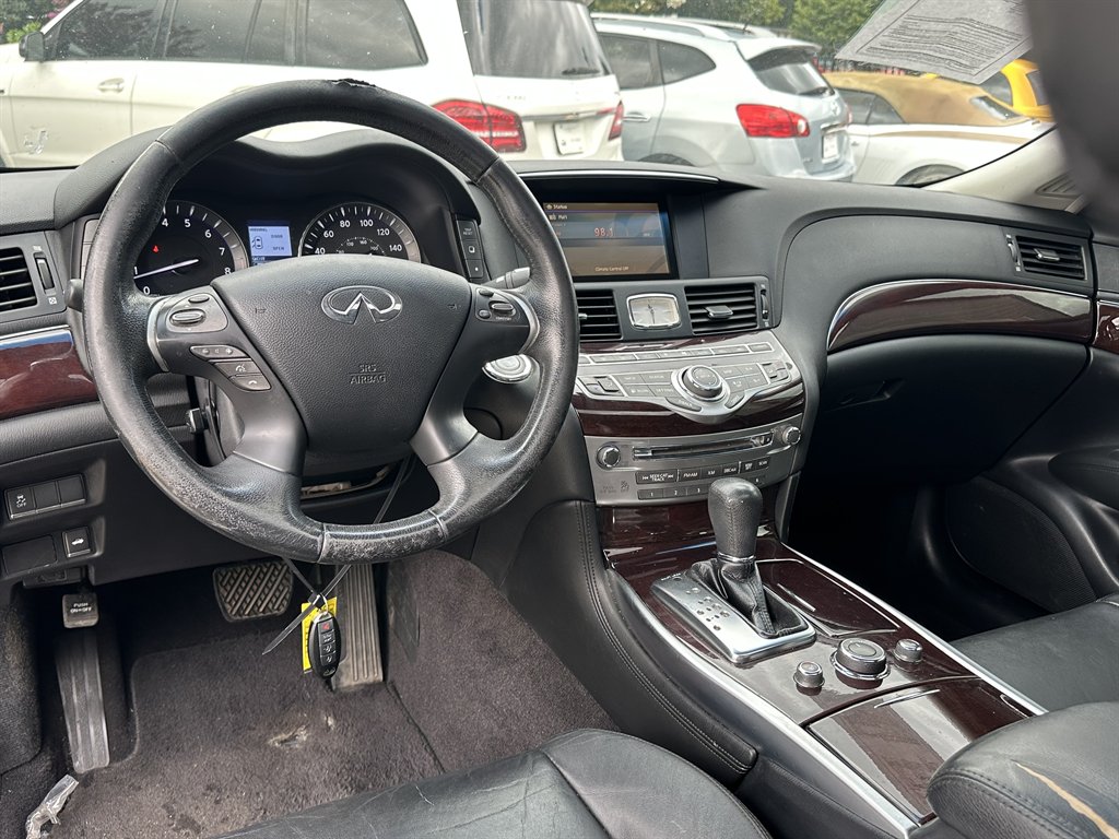 2012 INFINITI M - $7,995