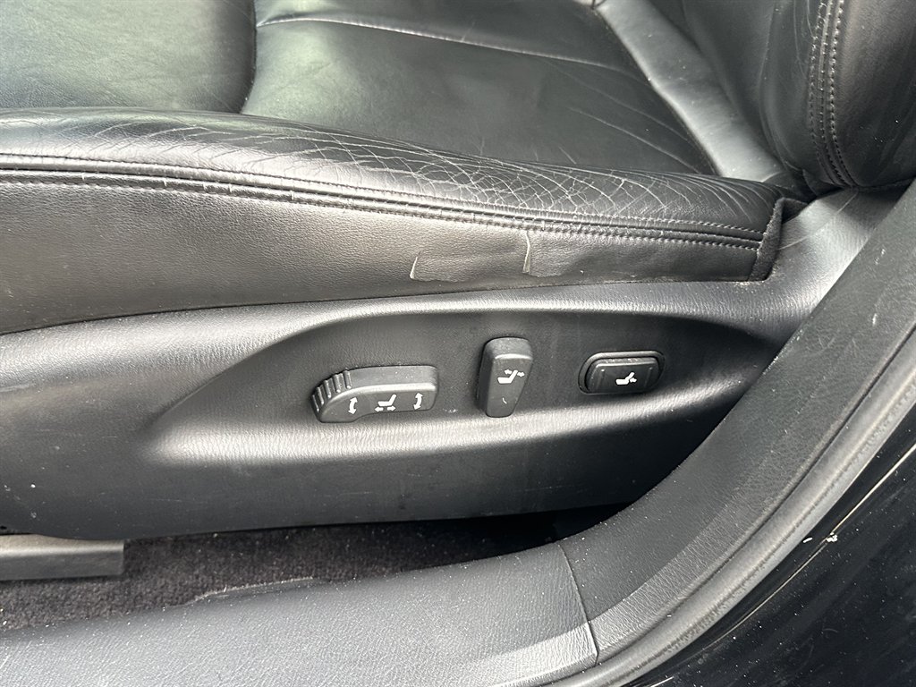 2012 INFINITI M - $7,995