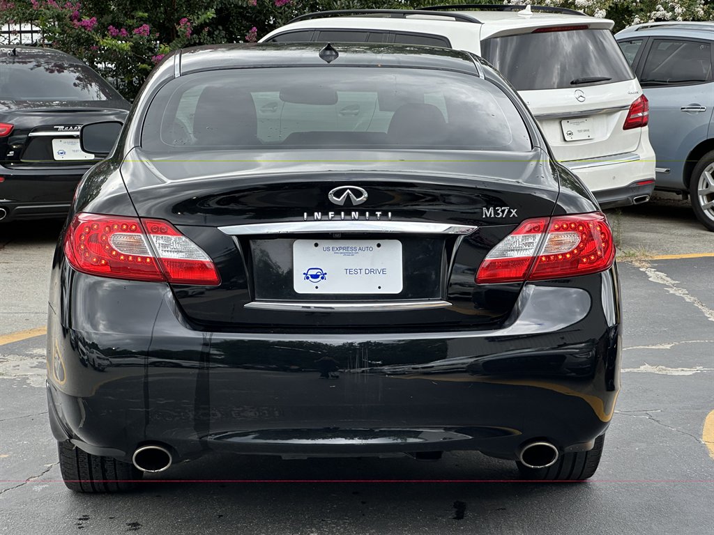 2012 INFINITI M - $7,995