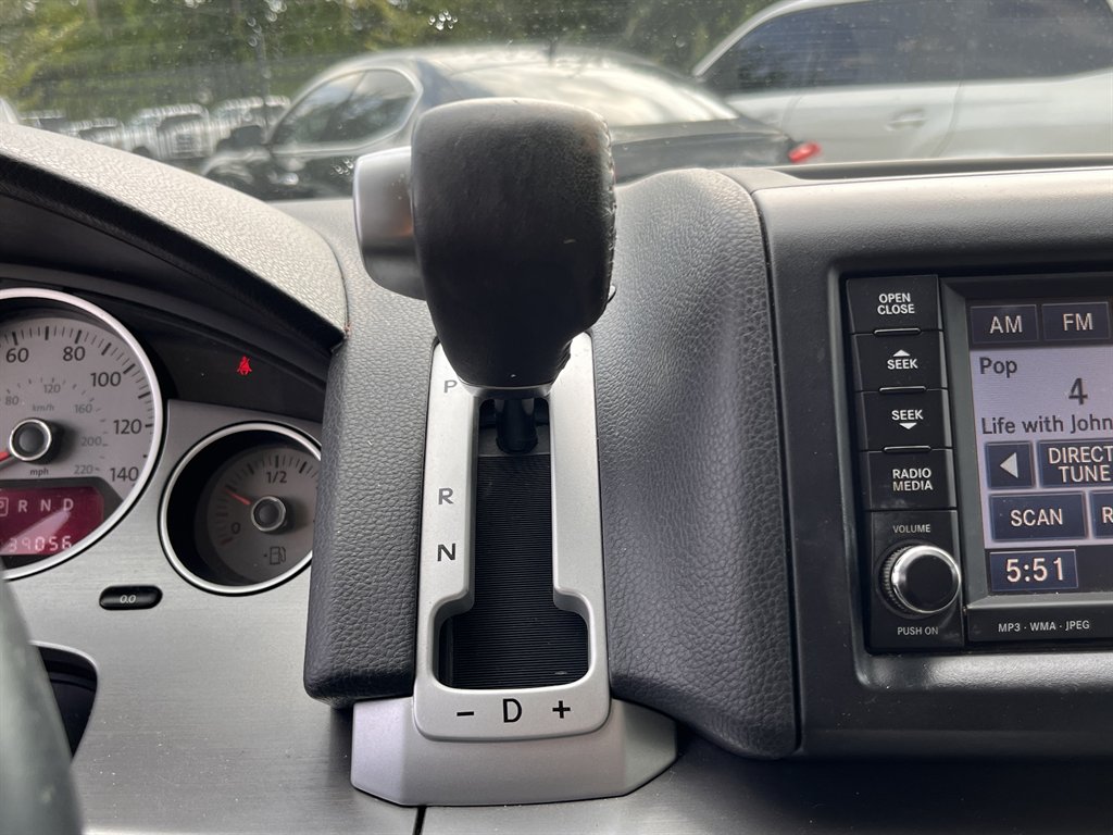 2011 Volkswagen Routan - $10,995