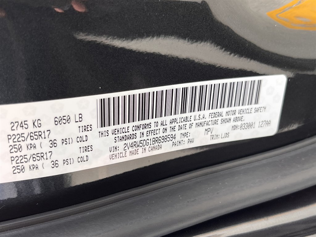 2011 Volkswagen Routan - $10,995