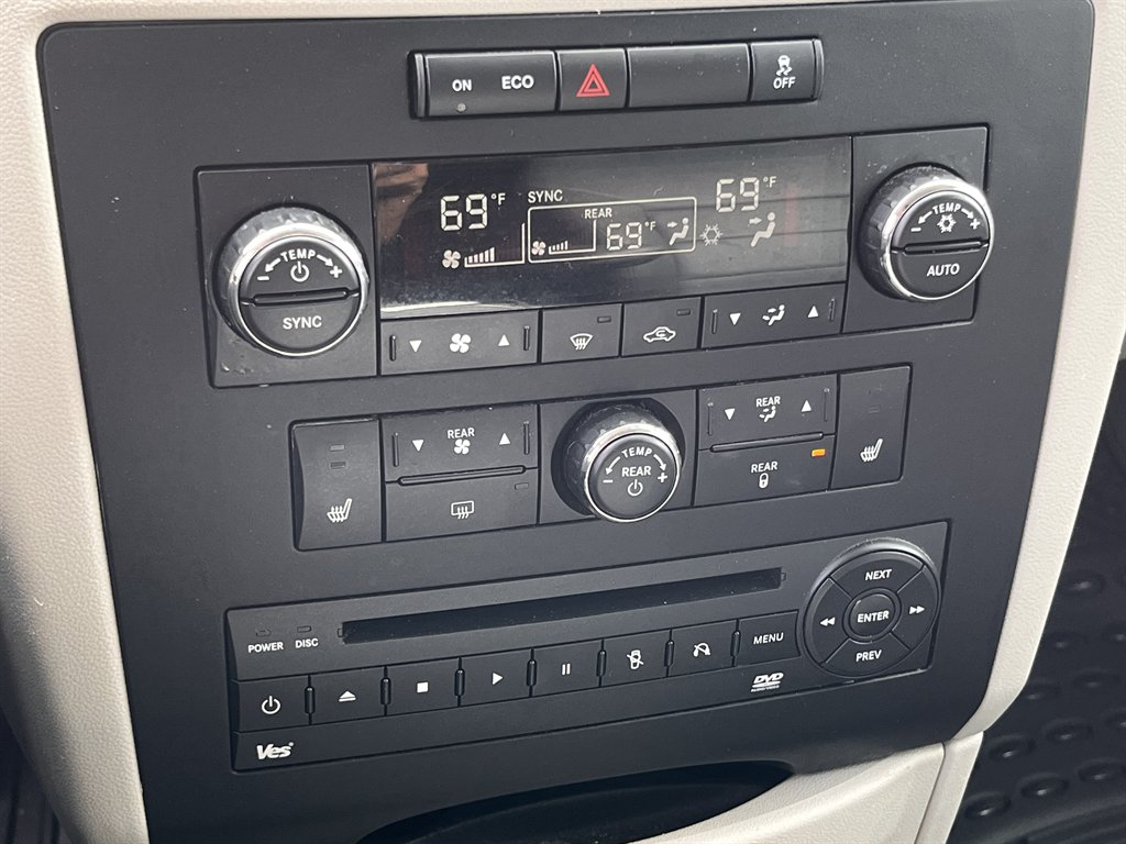 2011 Volkswagen Routan - $10,995