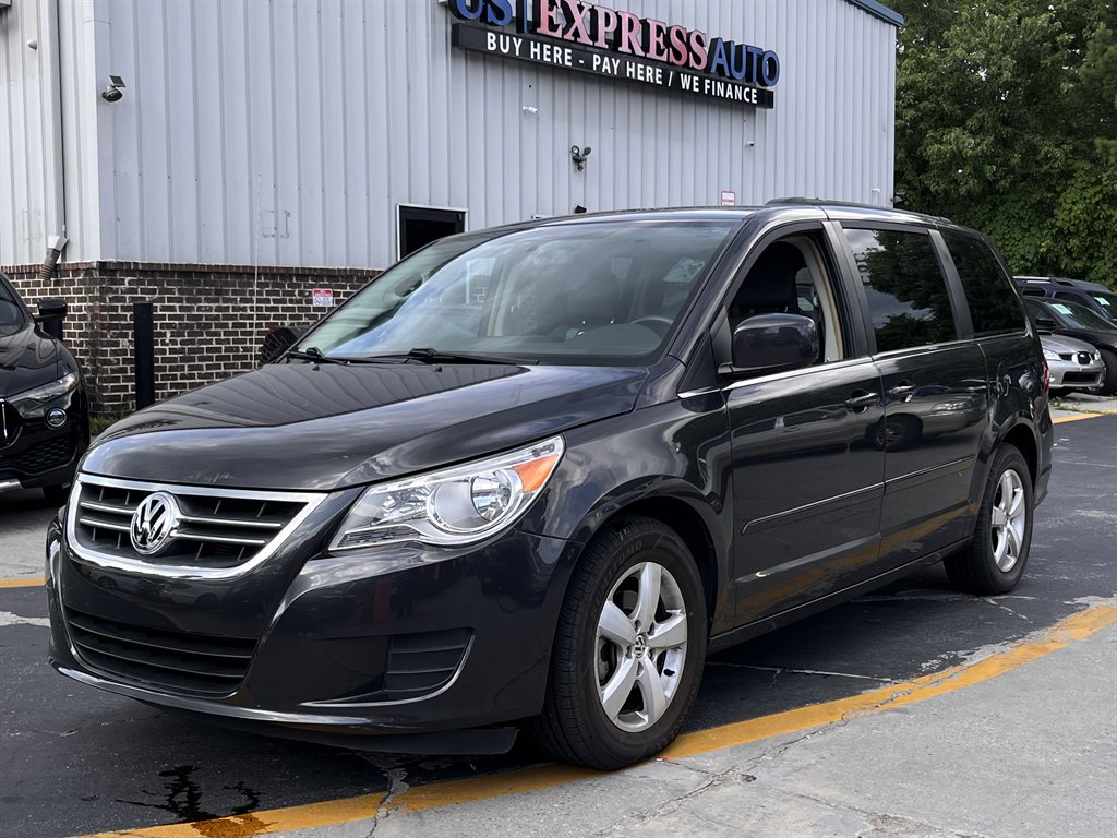 2011 Volkswagen Routan - $10,995