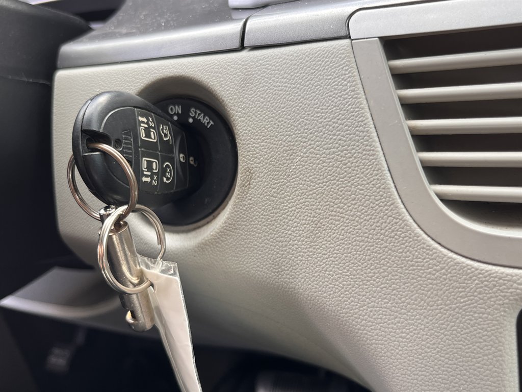 2011 Volkswagen Routan - $10,995