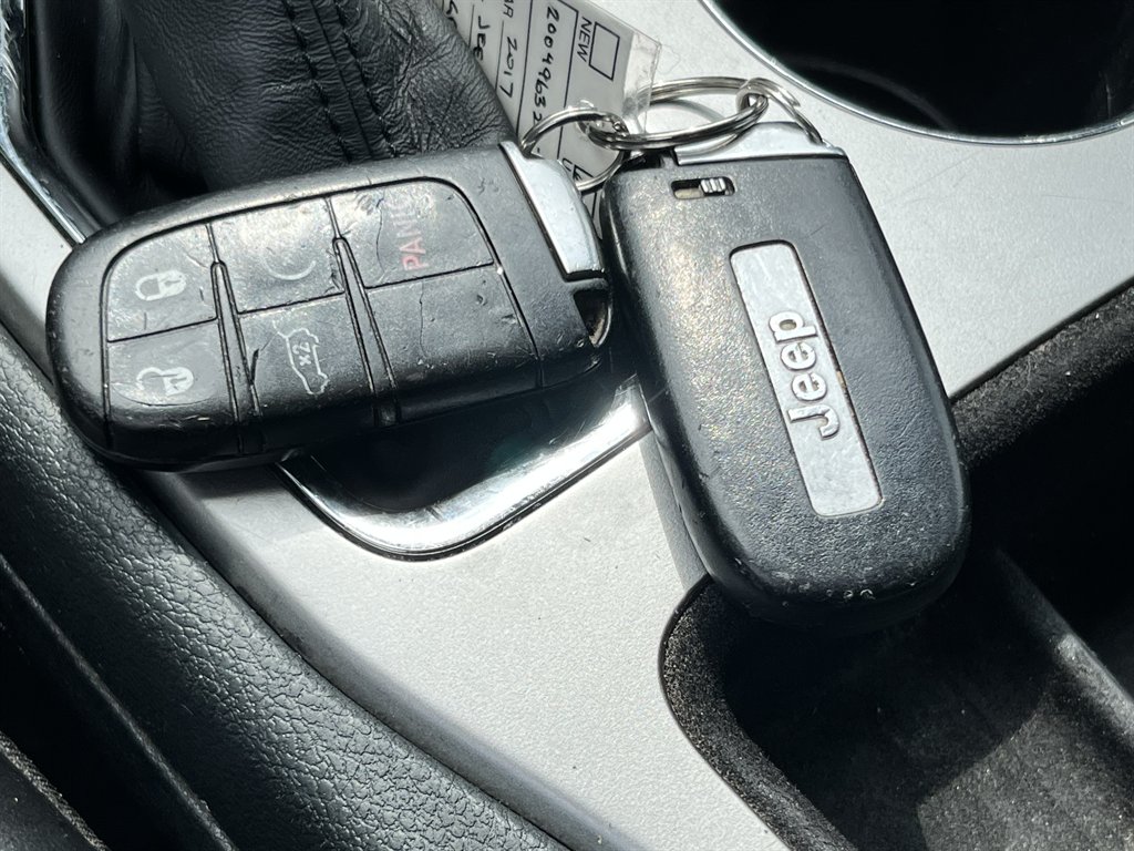 2017 Jeep Cherokee - $9,995