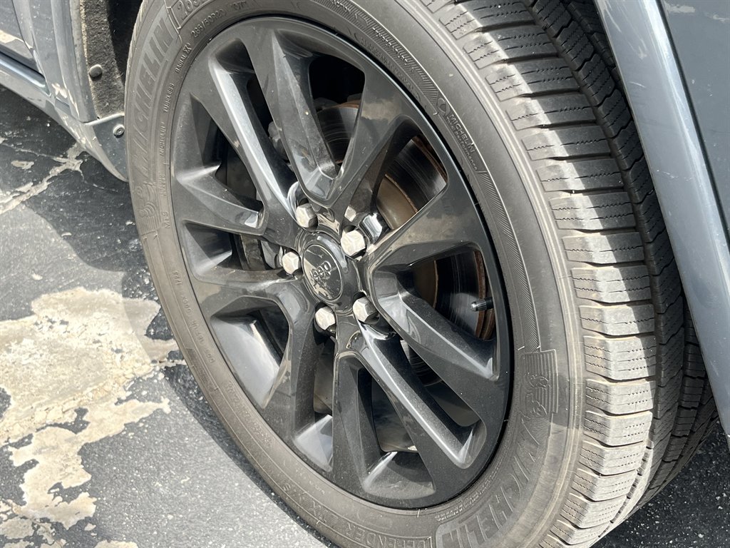 2017 Jeep Cherokee - $9,995