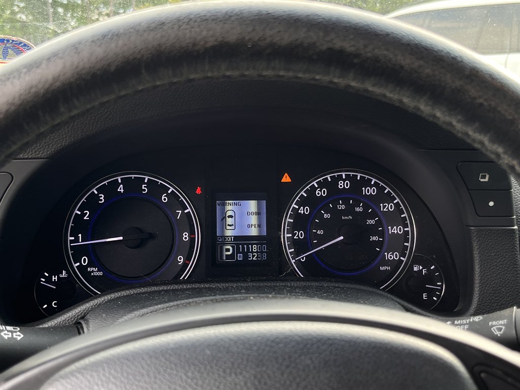 2012 INFINITI G - $10,995