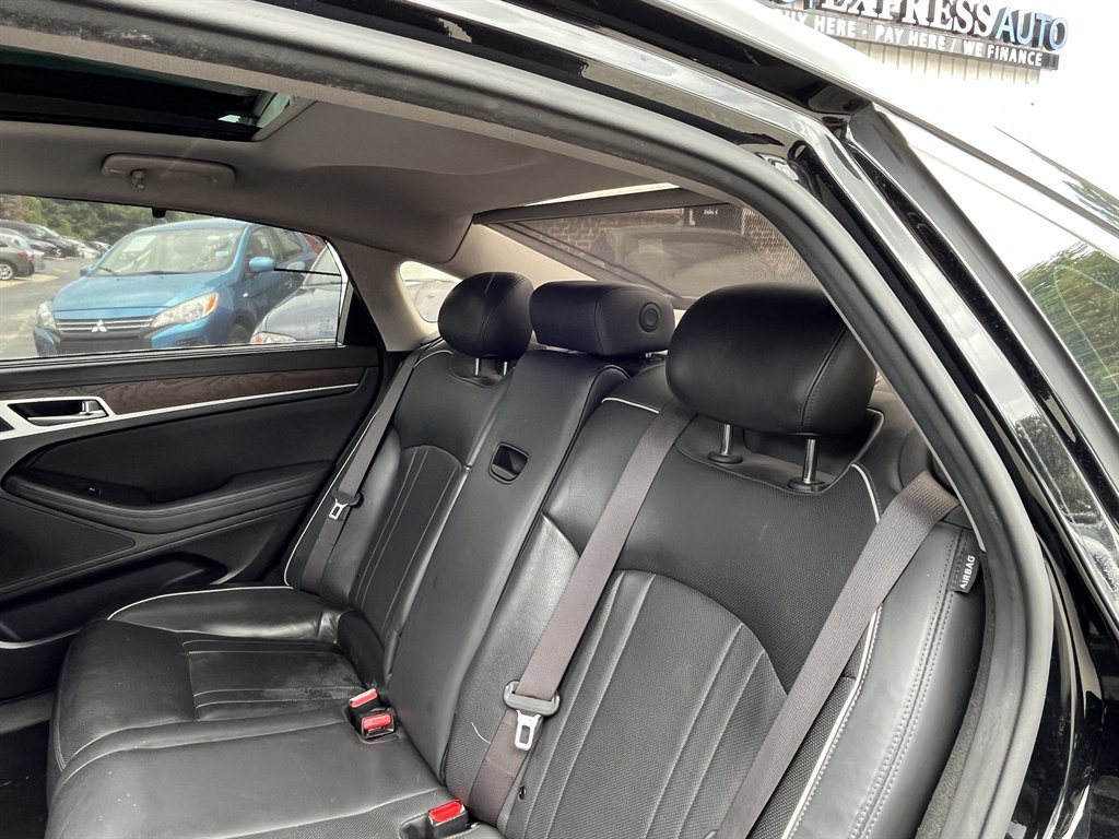 2015 Hyundai Genesis - $8,995