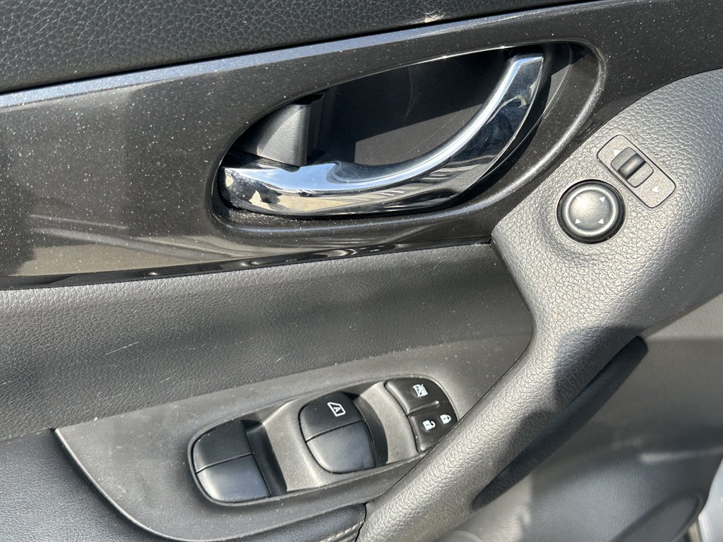 2019 Nissan Rogue - $11,715