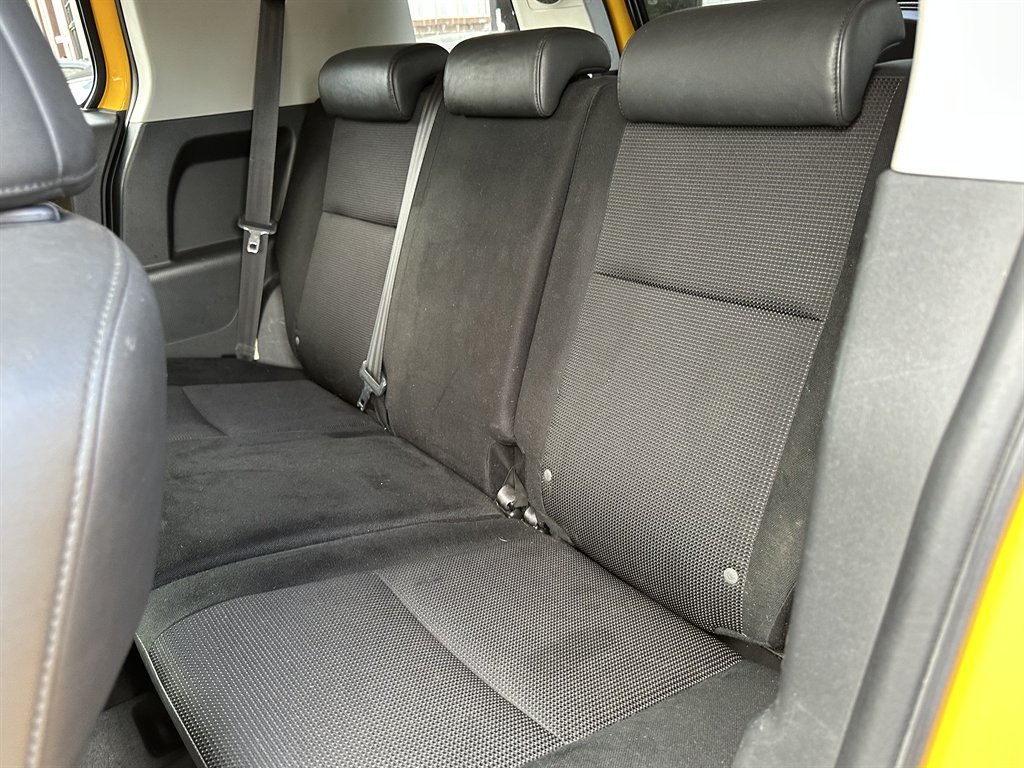 2007 Toyota FJ Cruiser - $10,275