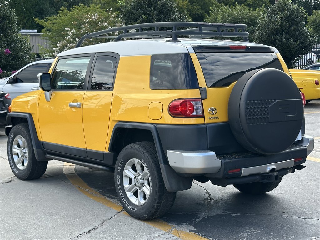 2007 Toyota FJ Cruiser - $10,275